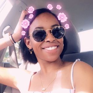 Meet your Posher, Elisha